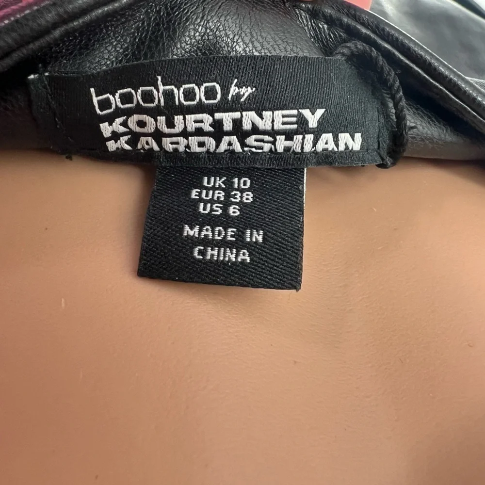 Boohoo Kourtney Kardashian Barker Wide Leg Faux leather Pants Black - Size 6